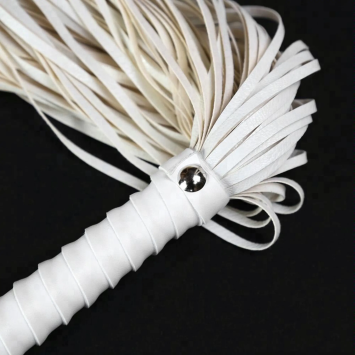 Flogger 49 cms - White